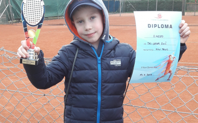 Uspeh učenca na teniškem turnirju
